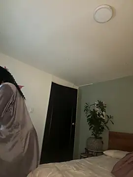 YariRose webcam