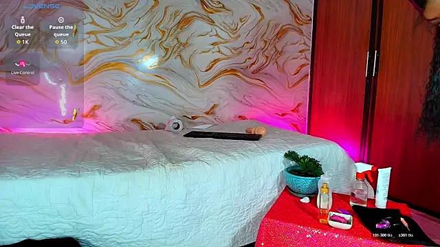 EbonyHansNight webcam