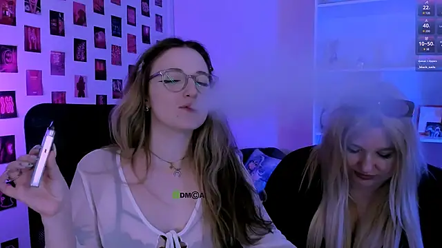 luna_berryy webcam