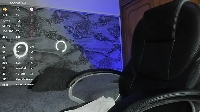 miss_alice_jones webcam