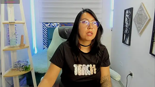 Aria_Santana_ webcam