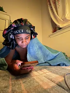 TheRealOshunQueen webcam