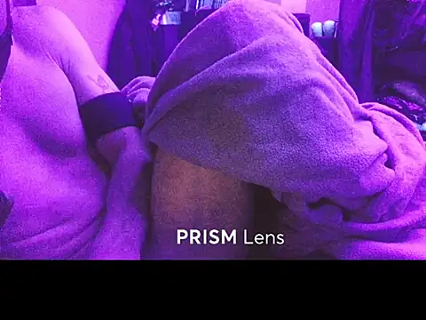 Cloudd_Kingg_Iceyyy live cam on StripChat