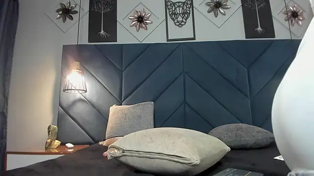 alana_dreams webcam