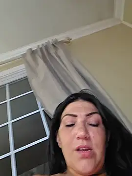 LittleMissEeve webcam
