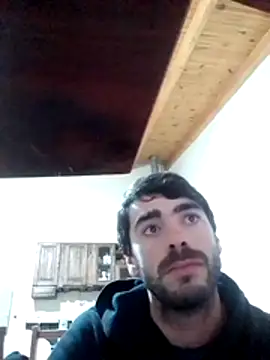 aguilucc0 live cam on StripChat