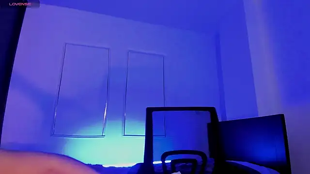 MeganWhite3 live cam on StripChat