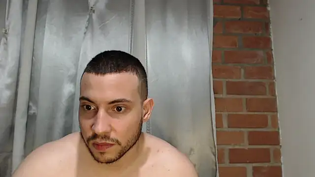 Armando_2002 live cam on StripChat