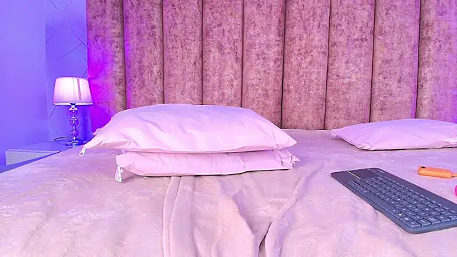 Sweet_1Angel live cam on StripChat