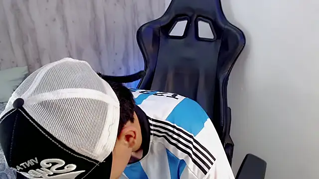 Hot_athletes_'s room