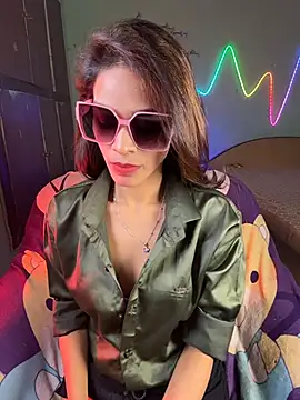 ivy_the_goddess (F milf) - DILDO PUSSY TEASE ON COUCH🔥🔥