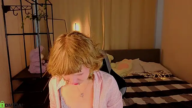 VioletDesiree webcam