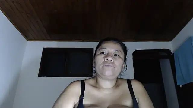 adrixxx38 live cam on StripChat