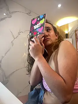 bella_vibess_s webcam