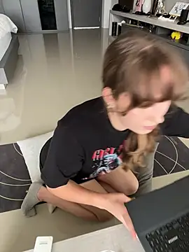 Nura_n_Sarah webcam