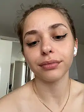 yoyogirlx live sex cam