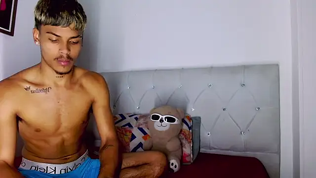 Angel_foxc13 webcam