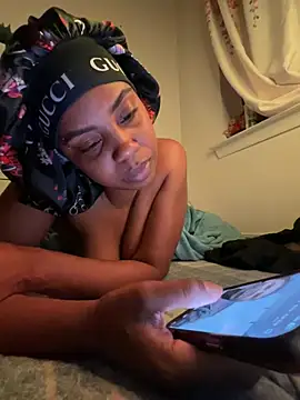 TheRealOshunQueen webcam