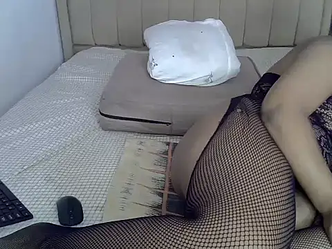 snow_icee - Snow_icee's free webcam - UK Sex Cams