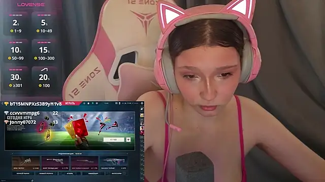 PiinkiAura Hottest Webcams