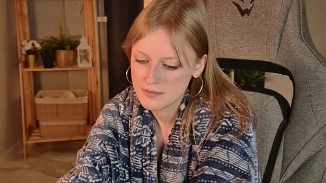 KiraMontoya webcam