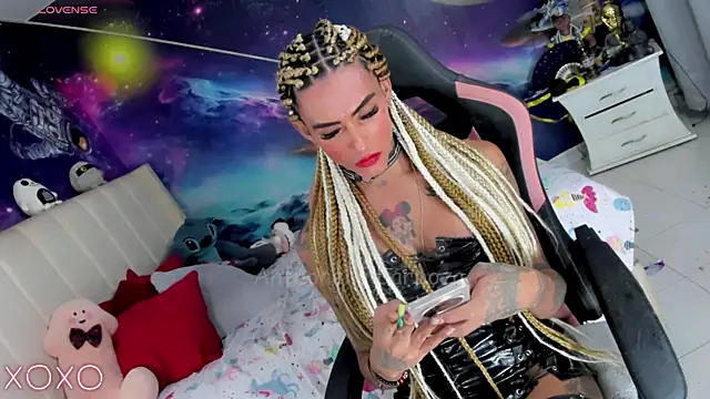 Nella_Dolls webcam