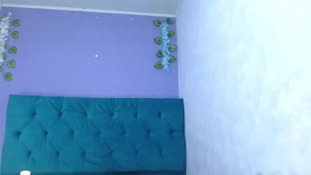alorena_megancm webcam