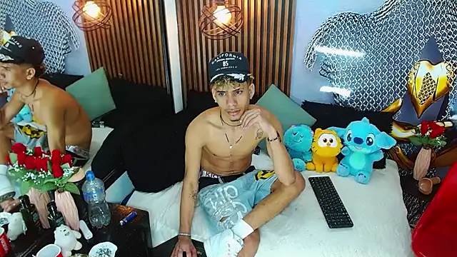 Skinny_cute_Alyer webcam