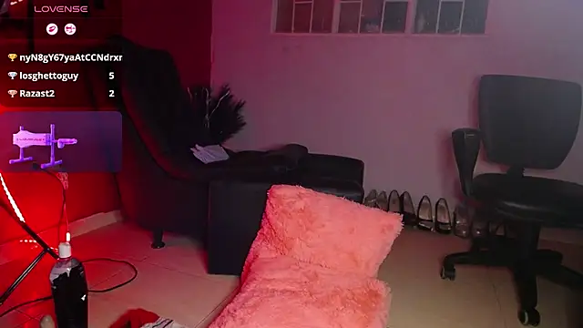 kira_milk1 webcam