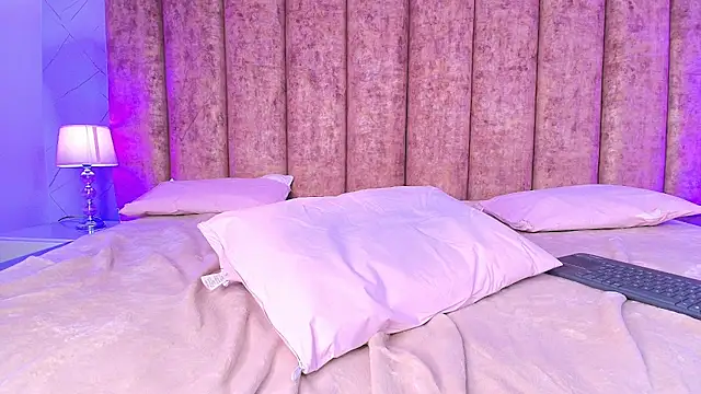 Sweet_1Angel live cam on StripChat