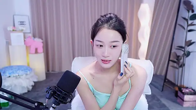 Dancing-CoCo-Pro live cam on StripChat