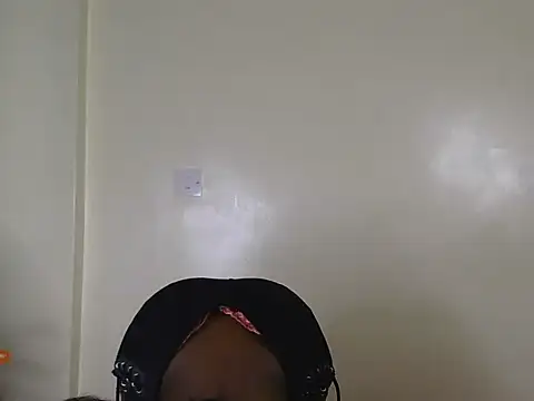 petite_cee live cam on StripChat