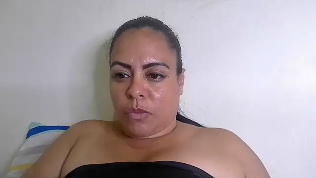 Hotpeppermint live cam on StripChat