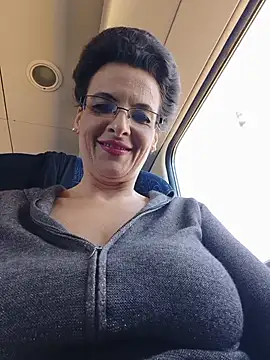 RebeccaNoble live cam on StripChat