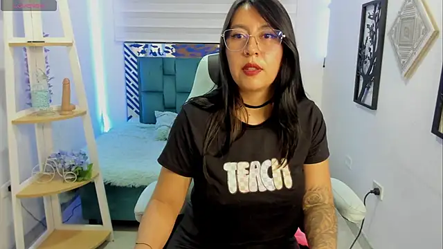 Aria_Santana_ webcam