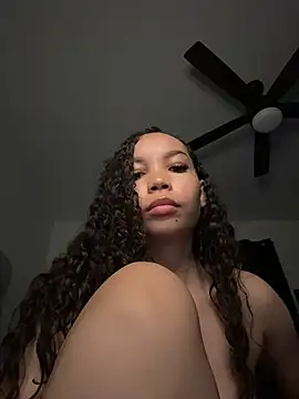 nikkiloveee