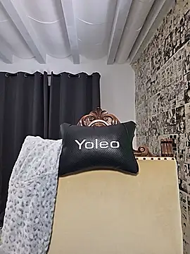 kylie_blck (Ask my age) - Countdown+showTits+Tonge+1SurpriseVide