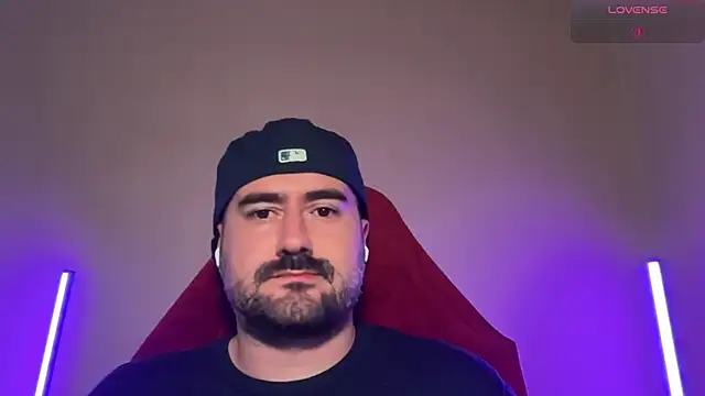 DominantTheo webcam