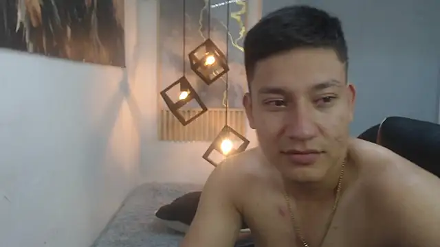 DominantBoy4 webcam