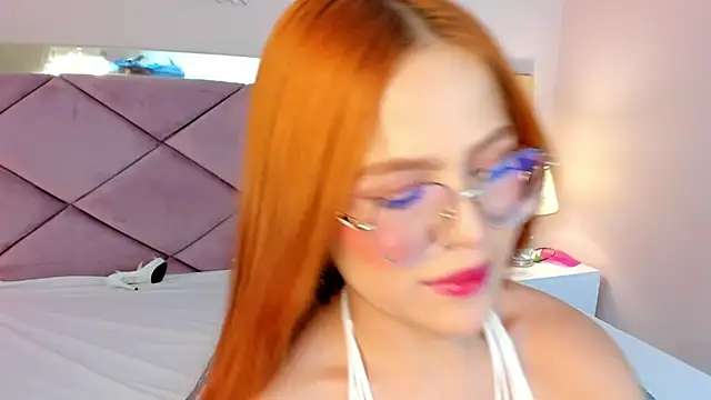 VictoriaLasse live cam on StripChat