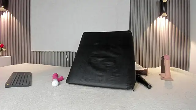 Zafiiraa live cam on StripChat