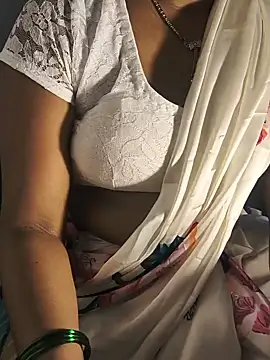 DIRTYSECRET_QUEEN_07
