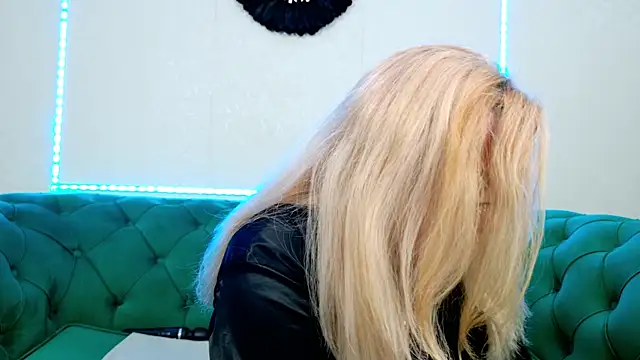 IvanaCharm webcam