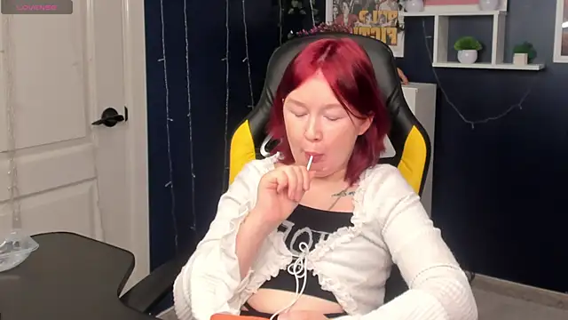 Sara_Robinson live cam on StripChat