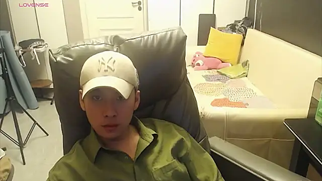 yichen008 live cam on StripChat