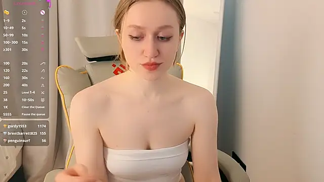 mowalova live cam on StripChat