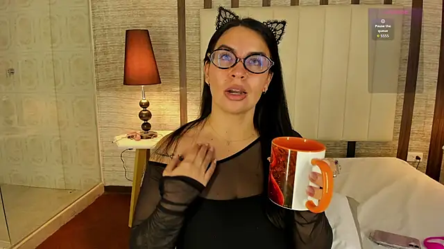 Hannah_Cross webcam