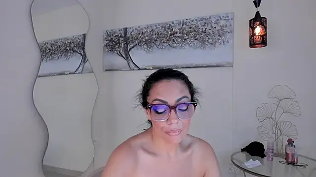 miapins live cam on StripChat