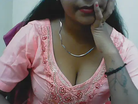 LovingPihu live cam on StripChat