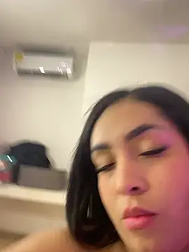 Sheeryl__ live cam on StripChat